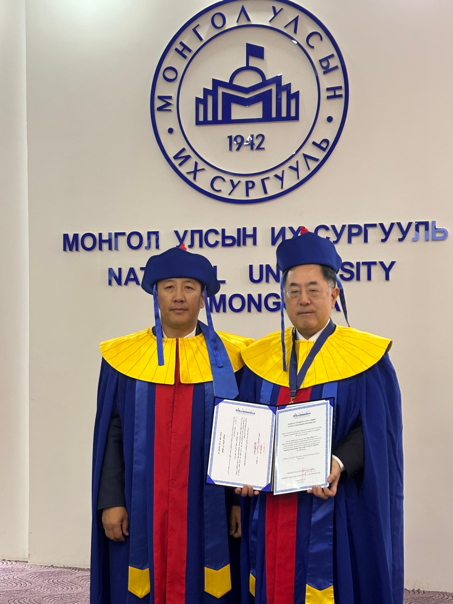 Япон улсын Токиогийн Шинжлэх Ухааны Институтын профессор Тору Обарад“Хүндэт доктор” цол хүртээлээ.