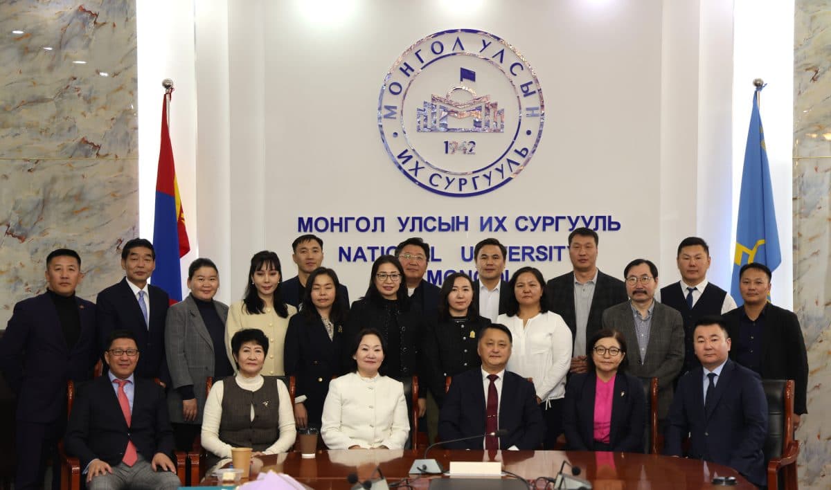 “МУИС – Эрдэм шинжилгээ, инновац 2025” шагнал гардуулах ёслолын ажиллагаа зохион байгуулагдлаа.